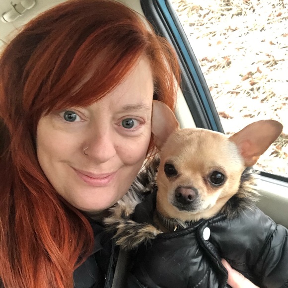 Meet your Posher Ambassador Beth Anne - Picture 4 of 7